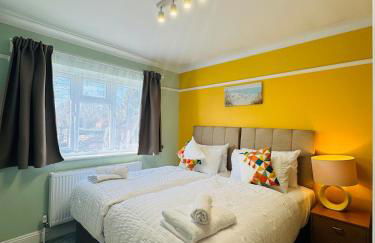 Modern 4BR House with Parking, 8 Mins to Gatwick Airport - Foto 38