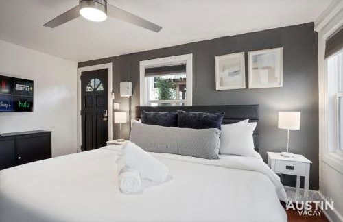 Prime Location w King Accommodations Near Downtown - Foto 10