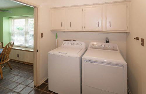 Spacious and quiet 4 bed 3 and a half bath home away from home in Katy Texas - Foto 16