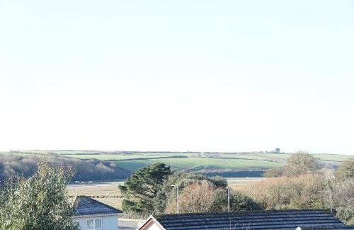 Stunning 4 Bedroom Home with Wild Spa, Gym & Hot Tub - Foto 18