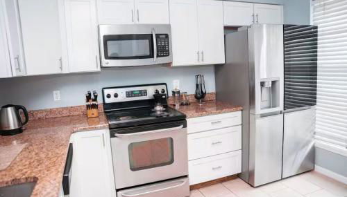 Cozy Springfield Townhome , WIFI , Pet Friendly - Foto 3