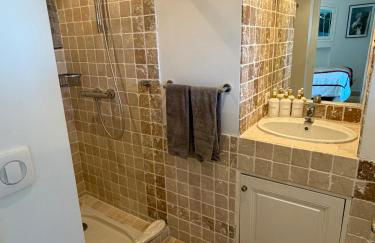 Prestigious villa in Cannes with stunning sea views - Photo 10