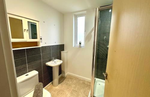 City Getaway - 3BR Home Near Etihad & AO Arena - Sleeps 6 - Foto 13