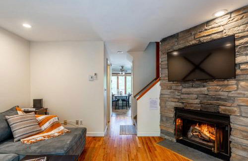 Redwood Retreat in Windham - minutes to Mtn! - Foto 10