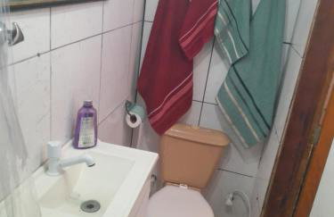 Suíte e cozinha, entrada compartilhada - Foto 14