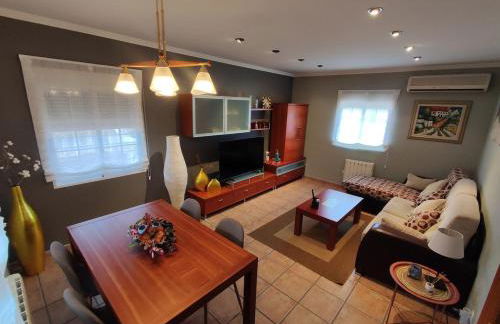 Villa Loli, Chalet con piscina, cerca de la playa y la ciudad - Photo 19