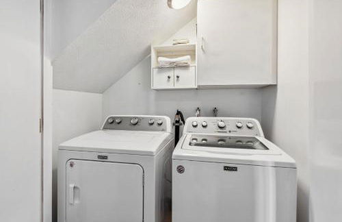 Sunset Haven - Lakeside Retreat in GOTL - Foto 45