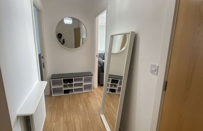 Captivating 1-bed Apartment in Barking - Photo 12