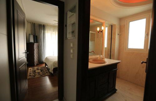 In White Villa - Photo 38