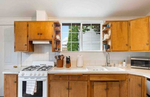 Spacious Retreat with guest house, game room, parking in N Tacoma - Foto 50