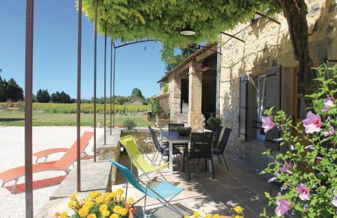 Cozy Home In Pernes Les Fontaines - Photo 4