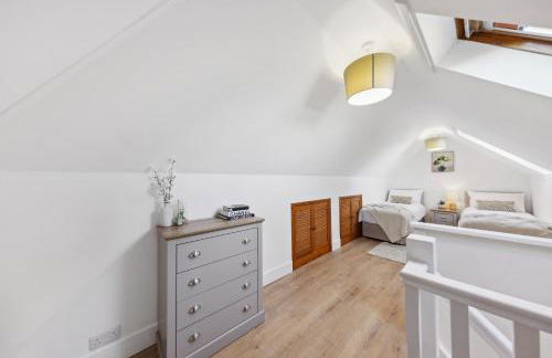 Charming cottage with hot tub & private garden - Photo 16