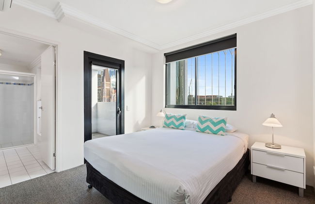 Republic Apartments - Photo 10