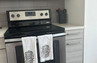 Elegant City Escape ,Steps to Hotspots - Foto 14