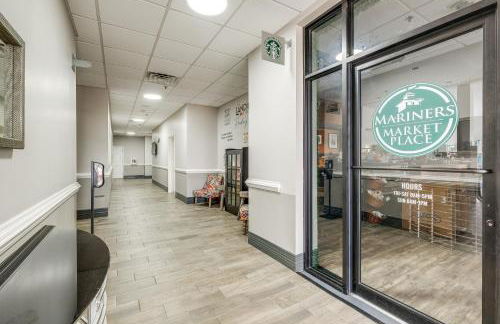 Lakefront Huddleston Condo with Community Pool - Foto 24