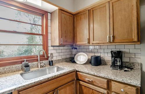 Wonderstruck on Wendover- 20 Mins to Downtown - Foto 12