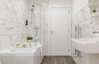 Bridge Court by Sterling Edge Apartments - Luxury Aparthotel - Stylish 1-bed Apartments - Balcony with Canal View or Private Garden - Free Parking - Foto 15