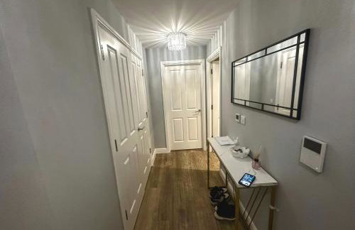 Lovely 2 bedroom 2 bathroom Apartment - Photo 7