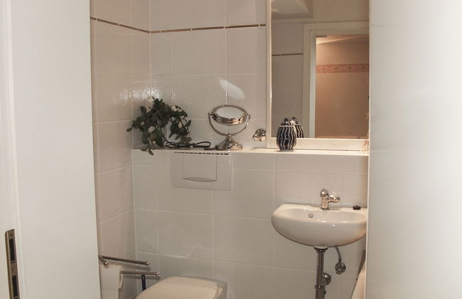 Tolstov-Hotels Apartment - Photo 16