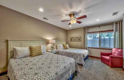 Tahoe Woods 101 at Stateline - Walk to Lake - Foto 10