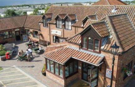 L25 L&g caravan hire 6 berth millfields family only and lead person must be over 30 MAX 4 ADULTS - Foto 38