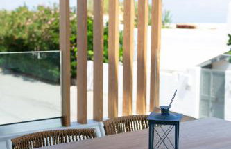 La Mer Bleue Beachfront Boutique Apartments - Photo 23