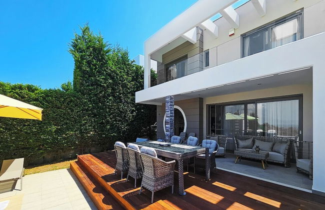 Luxurious 4-bedroom Villa With Private Pool in Kassandra, Halkidiki - Photo 40