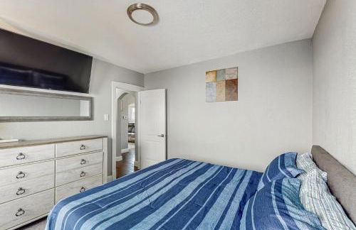 Near Beach! Group-Friendly Michigan City Retreat - Photo 12