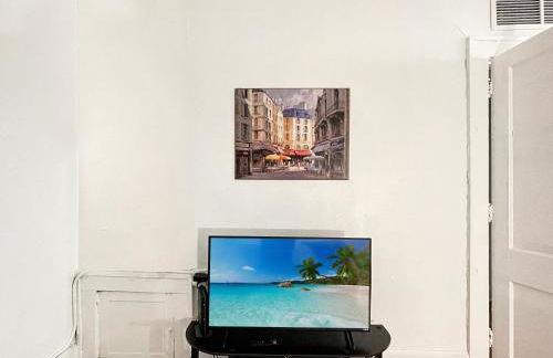 Quiet Studio on Grand - Downtown DSM! - Photo 6