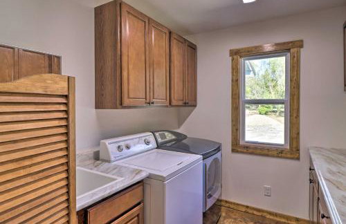 Riverfront Heaven on the White with Covered Patio! - Foto 28