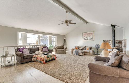 Water Views and Decks Spacious La Grange Retreat - Foto 1