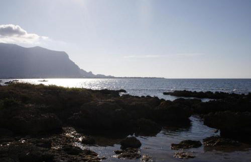 Villa a due passi dal mare "Cicogne Apartment" con BBQ e parcheggio gratuito a due passi dall'Aeroporto - Foto 4