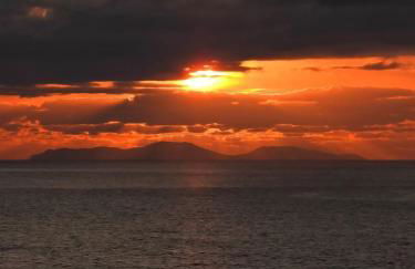 Stunning ocean view with 3 islands in front of you - Photo 36