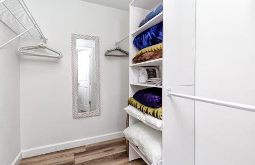 Modern Home, Heated Pool, Close to Beaches! - Foto 31