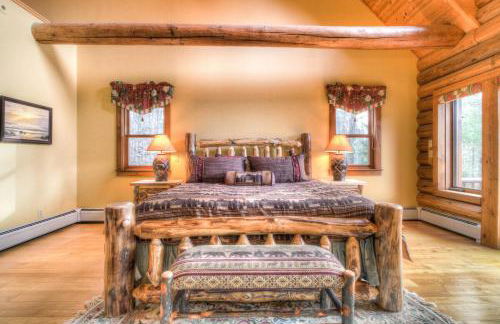 Most Luxury 7000 Sq ft Log Estate with Pool Hot Tub Sauna - Foto 26