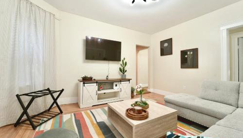 Cozy 4BD2BA Near Boston-Encore-T-Station and Diners - Foto 4