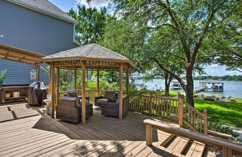 Remodeled Cedar Creek Lake Retreat with Fire Pit! - Foto 2