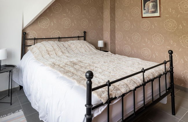 Modern Villa w/ Private Yard - Foto 12