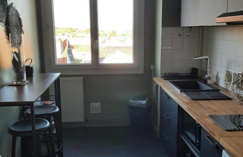 Appartement clair et rénové proche centre - Foto 5