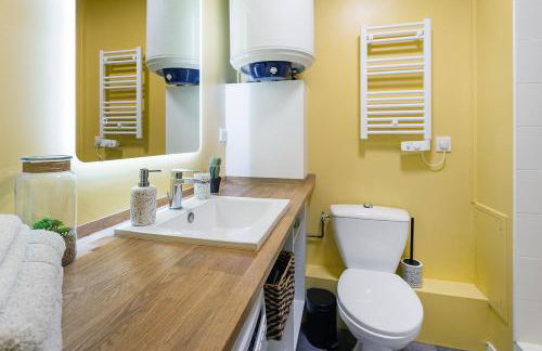 Joli studio - Parking Privé - WIFI Très Haut Débit - Au calme - Foto 14