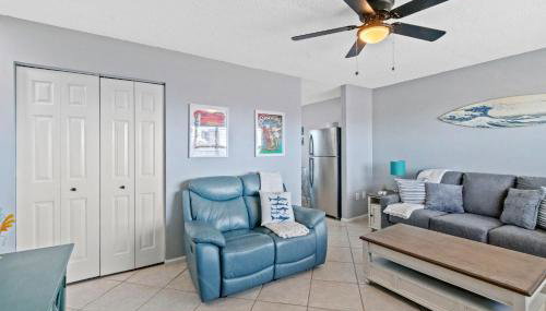 2BR Retreat with Pool, Near Beach and The Hangout - Foto 5