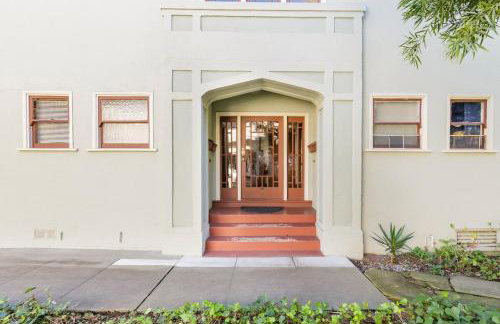 1 Berkeley - Entire Apartment - Private, Spacious - Photo 23