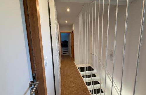 Le Pressoir, maison au calme, grand jardin, vue dégagée sur les champs, belle terrasse, 3 chambres, 2 sdb, 2 WC, parking privé, 5 kms de Bayeux et 7 kms plage d'Arromanches au coeur des plages du débarquement - Foto 35