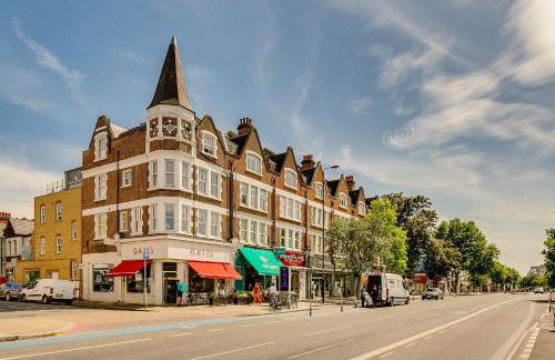 Balham near Tube Victorian House 4 Bedrooms 9 beds - Photo 28