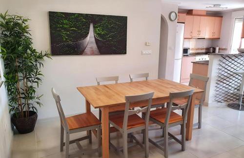 Spacious apart. for 6 pers. AC, UK TV, 600MB WiFi - Foto 9