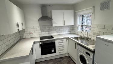 No 3 at MANNERING, LARGE 1 BED NEAR SEFTON PARK AND LARK LANE - Foto 4