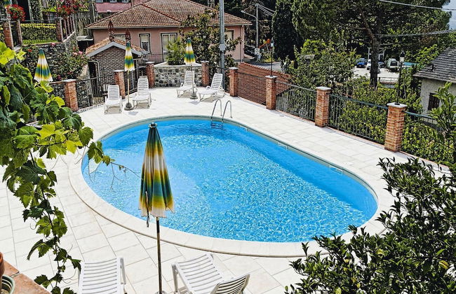 Apartment in Castellaro With Garden - Photo 14