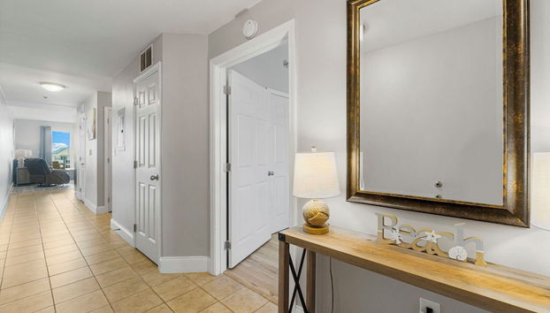 Laketown Wharf Resort - Foto 2, Entrada interior