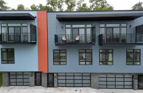 Luxurious Midtown Retreat with Elevator Access - Foto 37