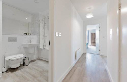 Stunning 2 Bed Apartment in Central Birmingham - Photo 19